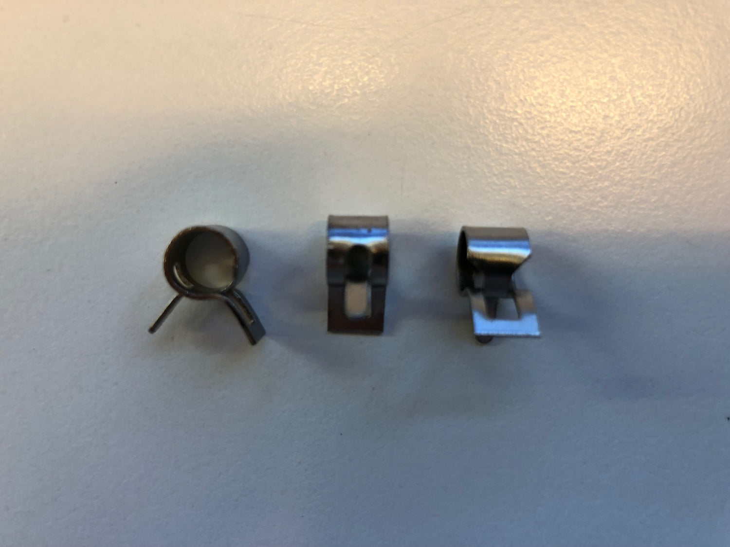 Klips til brændstofslange, Ø6mm, 2 stk.